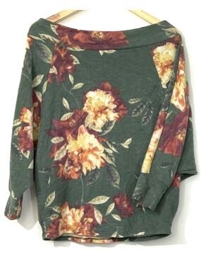Cozy earthy boho fairy Fall Fleece Vine & Love Floral Green Top